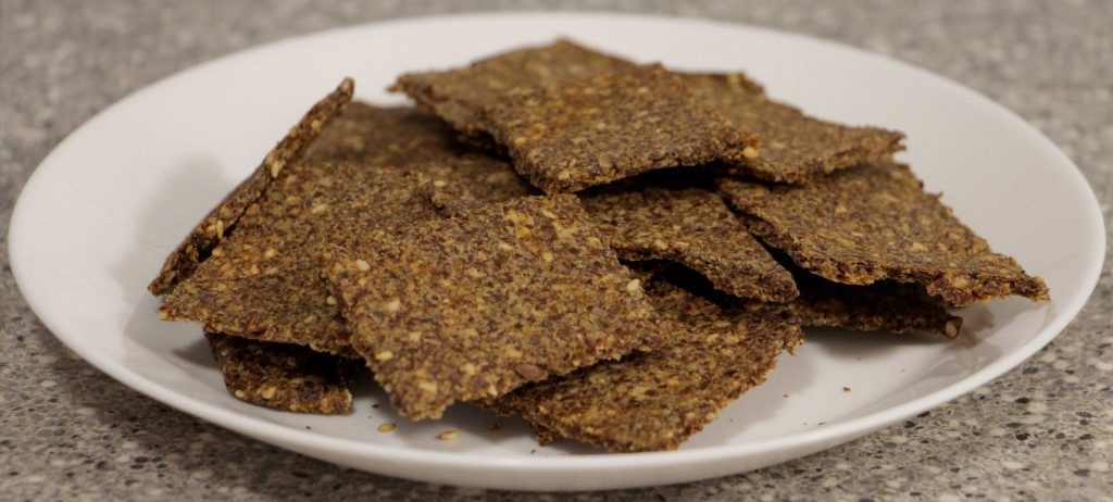 flaxseed crackers with sesame